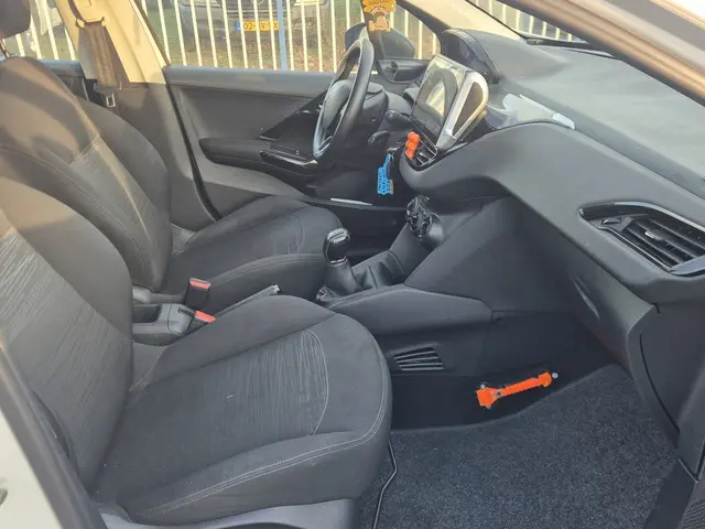 Peugeot 208 1.0 VTi Access 2014 Benzine 11