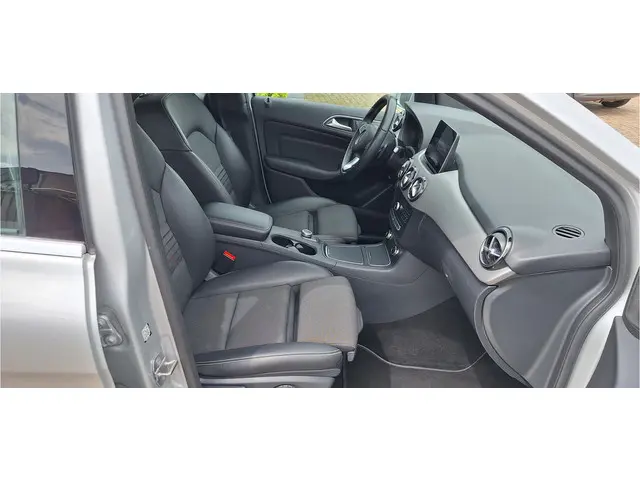Mercedes-Benz B-Klasse 180 Ambition 2016 Benzine 16