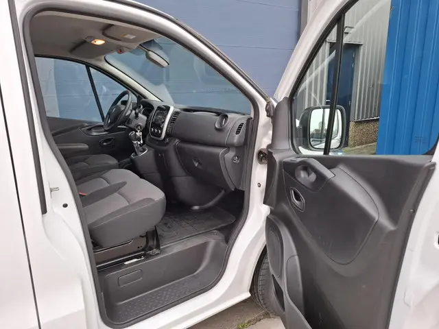 Renault Trafic 2.0 dCi 145 T27 L1H1 Comfort 2021 Diesel 39