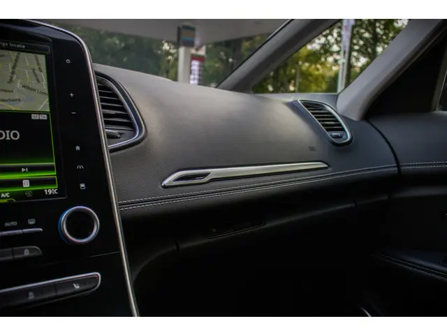 Renault Scénic TCe 130 Bose 2017 Benzine 38