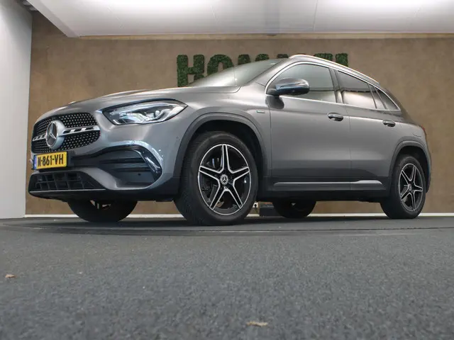 Mercedes-Benz GLA 250 e Style 2020 Hybride Benzine 6