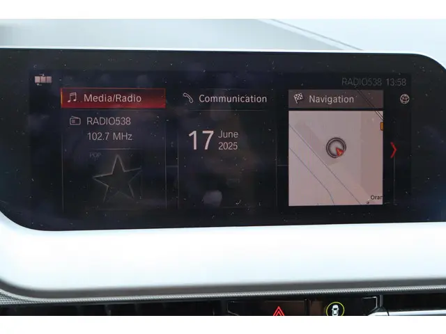 BMW 1 Serie 118i Executive Edition 2019 Benzine 26
