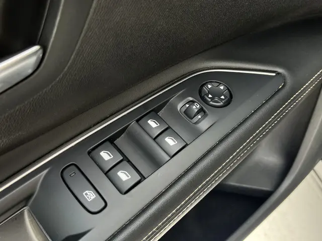 Peugeot 5008 PureTech 130 GT-Line 2019 Benzine 32