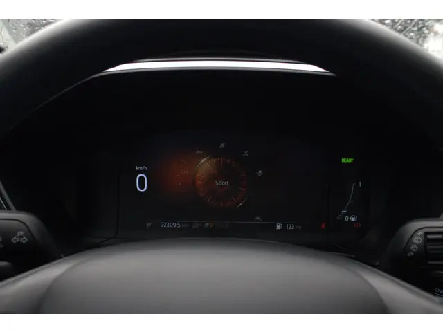 Ford Kuga 2.5 FHEV Titanium 2023 Hybride Benzine 46