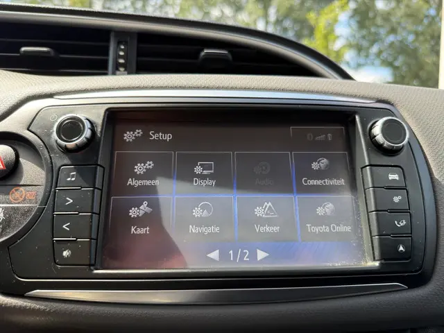 Toyota Yaris 1.5 Hybrid Dynamic 2015 Hybride Benzine 27