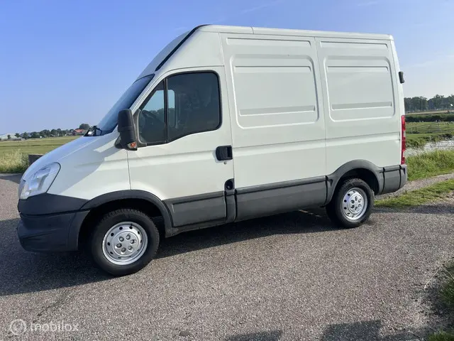 Iveco Daily 35S13V 330 H3 2014 Diesel 3