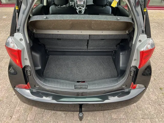Toyota Verso-S 1.3 VVT-i Comfort 2012 Benzine 24