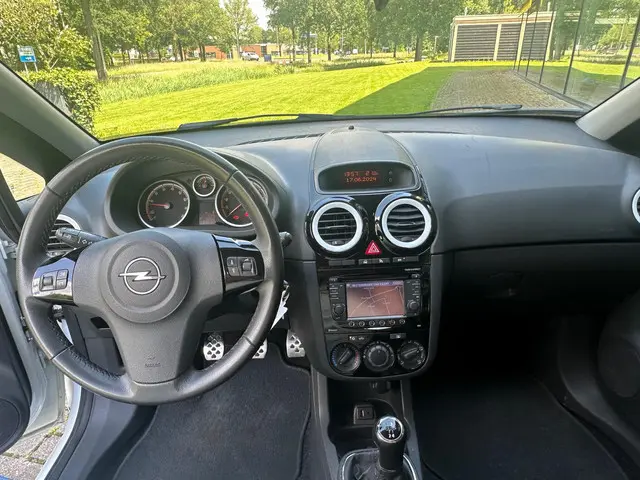 Opel Corsa 1.4-16V Color OPC line 2014 Benzine 6