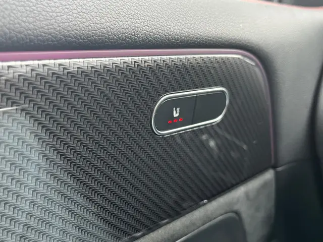 Mercedes-Benz GLA AMG 35 4MATIC 2021 Benzine 23