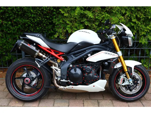 Triumph Speed Triple R 1050 ABS 2012 Benzine 10