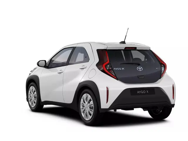 Toyota Aygo X Hybrid 115 play, 2025 Hybride Benzine 7