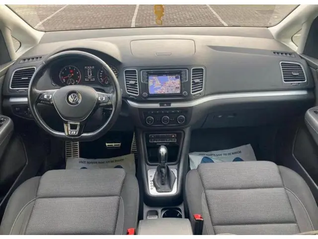 Volkswagen Sharan 1.4 TSI DSG Highline 7 Zit 2016 Benzine 10
