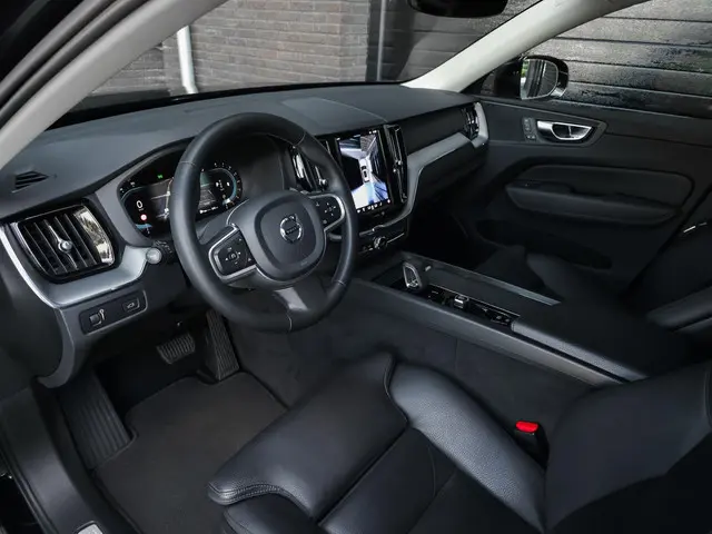Volvo XC60 2.0 B5 Momentum Business 2022 Benzine 10