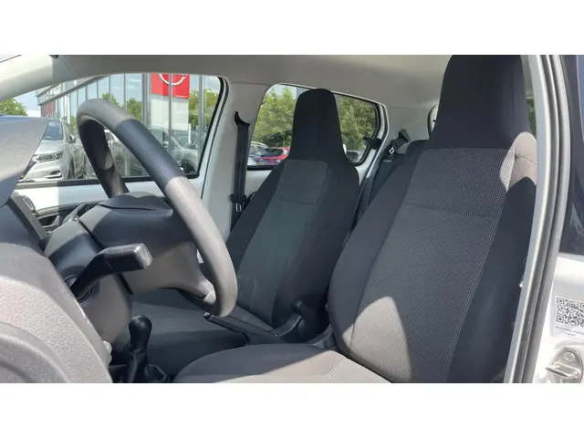 Volkswagen up! 1.0 BMT take up! 2017 Benzine 7
