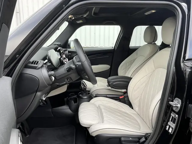 MINI Cooper Mini 1.5 Classic 2023 Benzine 14