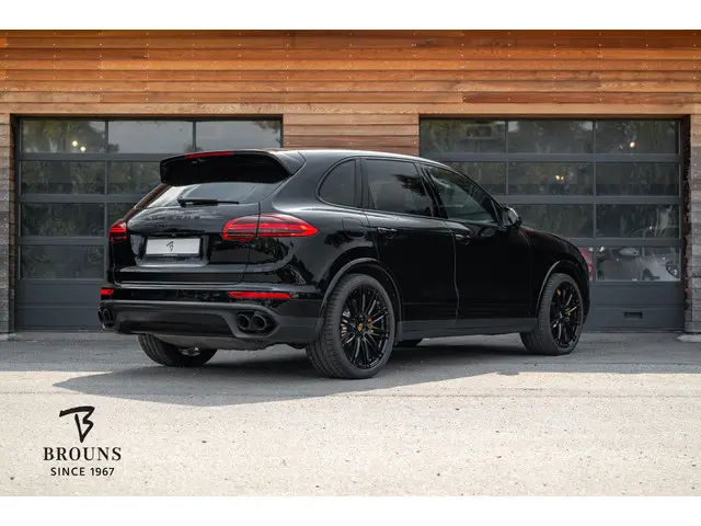 Porsche Cayenne 4.8 Turbo S 2014 Benzine 3