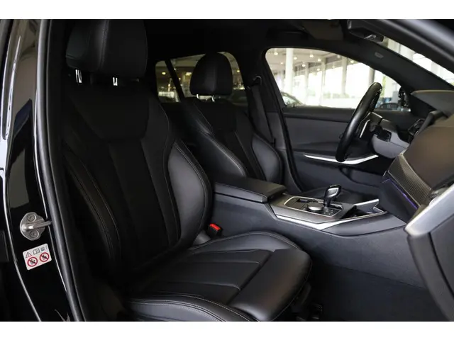 BMW 3 Serie Touring 330e xDrive 2022 Hybride Benzine 8