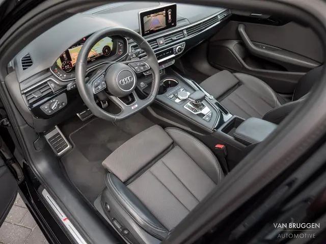 Audi A4 Avant 40 TFSI S-Line 2019 Benzine 44