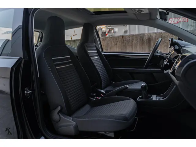 Volkswagen up! 1.0 2014 | CUP Up! | Pano | Lage KM 2014 Benzine 51