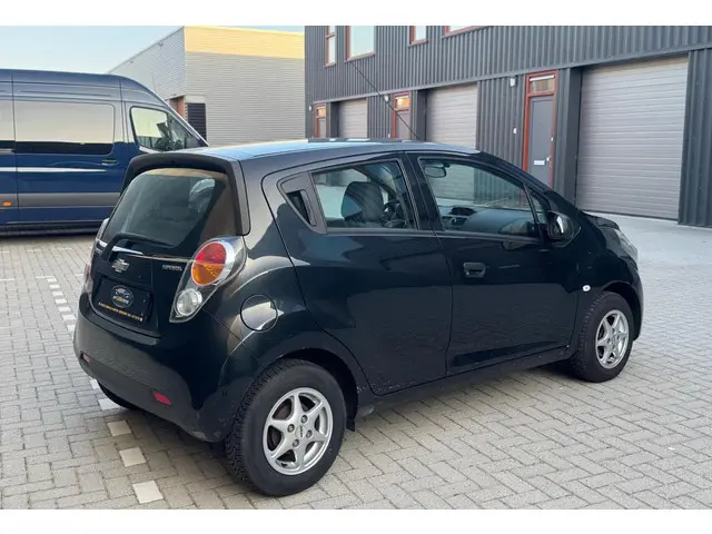 Chevrolet Spark 1.0 16V 2012 Benzine 6