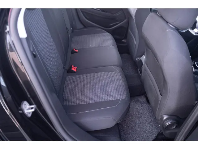 Peugeot 308 1.5 HDI Active Pack 2020 Diesel 31