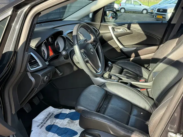 Opel Astra Sports Tourer 1.4 Turbo Cosmo 2014 Benzine 10