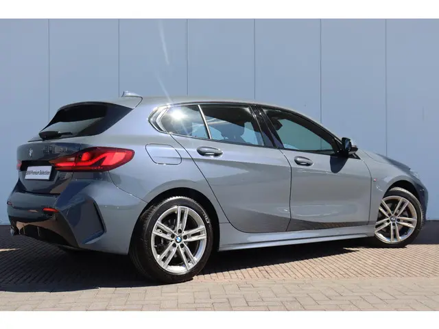 BMW 1 Serie 118i Business Edition 2022 Benzine 6