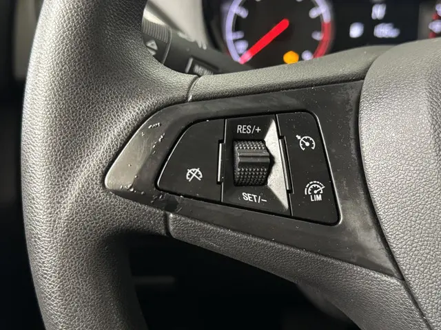 Opel KARL 1.0 Rocks Online Edition 2018 Benzine 18