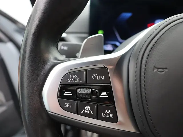 BMW 3 Serie Sedan 330e 2023 Hybride Benzine 9