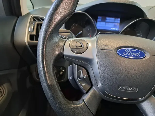Ford C-MAX 1.0 Titanium 2014 Benzine 19