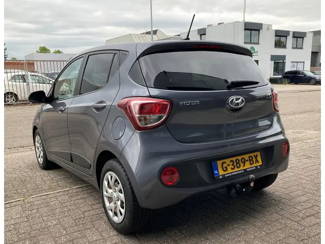 Hyundai i10 1.0i Premium cc, Nvi,Pdc,... 2019 Benzine 5