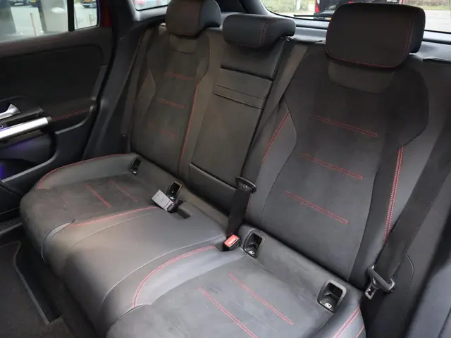 Mercedes-Benz EQA 250+ AMG Line 71 kWh 2023 Elektrisch 12