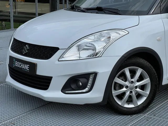Suzuki Swift 1.2 Dynamic EASSS 2015 Benzine 23