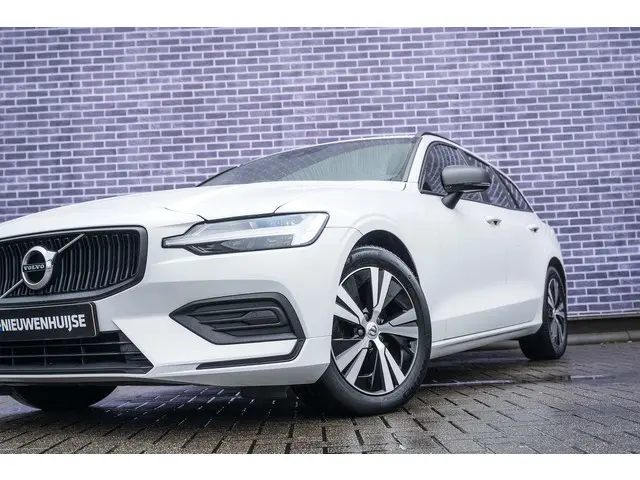 Volvo V60 2.0 B3 Momentum Advantage 2020 Benzine 12