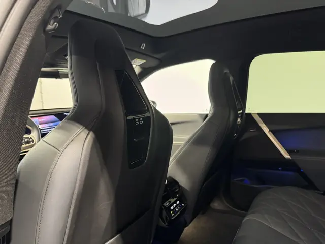 BMW iX xDrive40 High Ex. 2022 Elektrisch 28