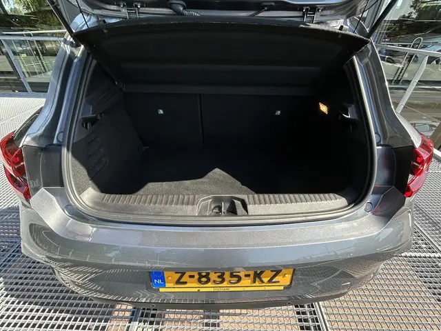 Mitsubishi Colt 1.0T MT Intense 2024 Benzine 9