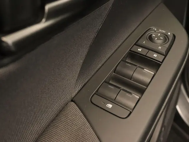 Toyota C-HR 1.8 Hybrid 140 Dynamic 2025 Hybride Benzine