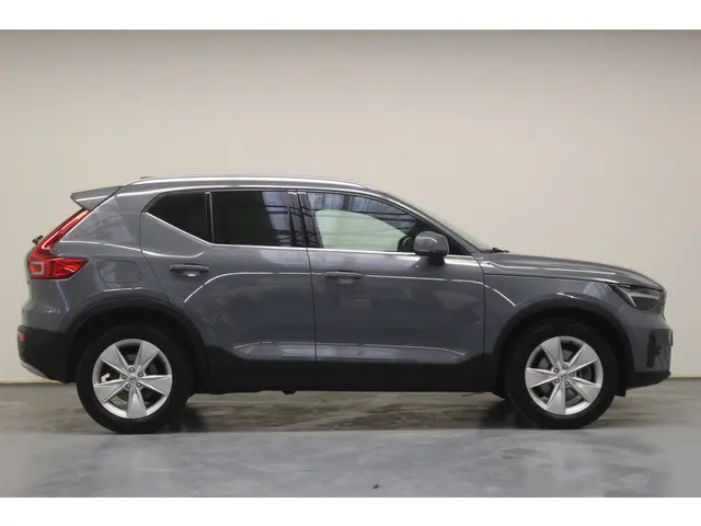 Volvo XC40 3