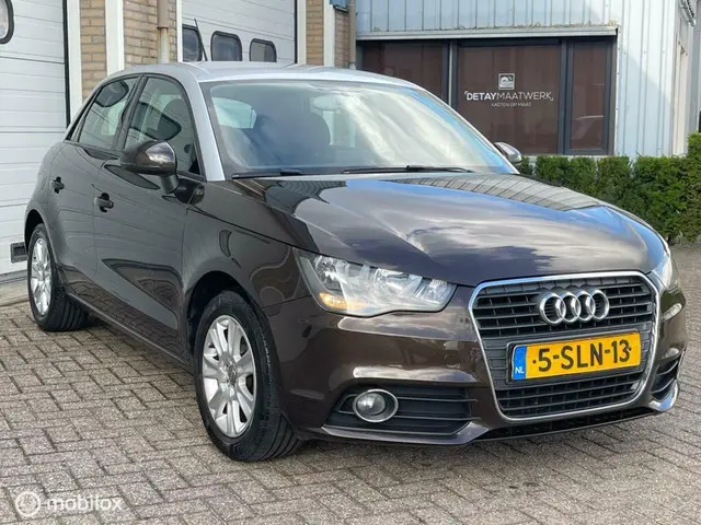 Audi A1 Sportback 1.2 TFSI Attraction 2012 Benzine 14