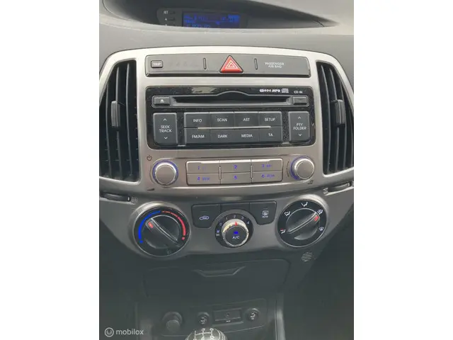 Hyundai i20 1.2i i-Drive 2013 Benzine 8