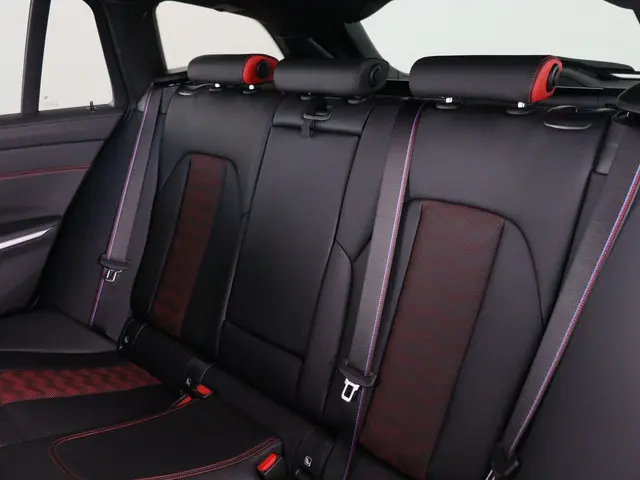 BMW M3 3-serie Touring CS 2025 Benzine 19