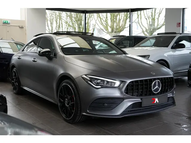 Mercedes-Benz CLA 250 e MAGNO AMG 2022 Hybride Benzine 4