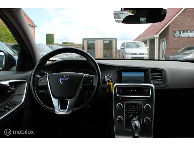 Volvo V60 Momentum 2015 Benzine 12