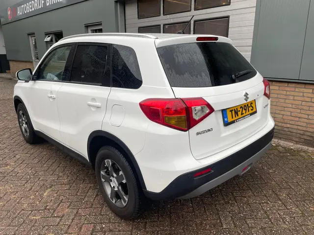 Suzuki Vitara 1.6 High Executive Automaat. 2016 Benzine 3