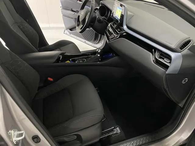 Toyota C-HR 2.0 Hybrid Style 2021 Hybride Benzine 17