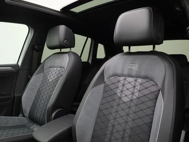 Volkswagen Tiguan 1.5 Tsi 150pk DSG R-Line 2024 Benzine 34