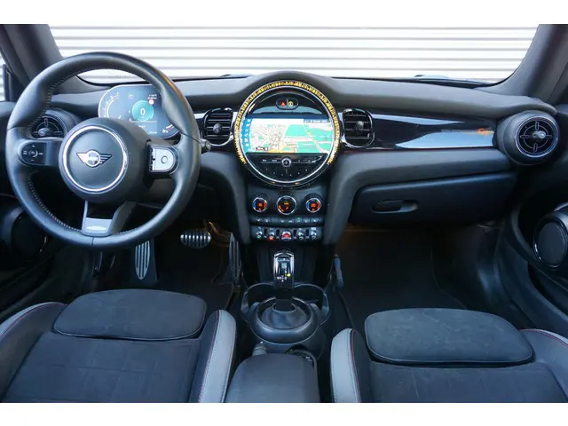 MINI 3-Deurs Cooper 2023 Benzine 9