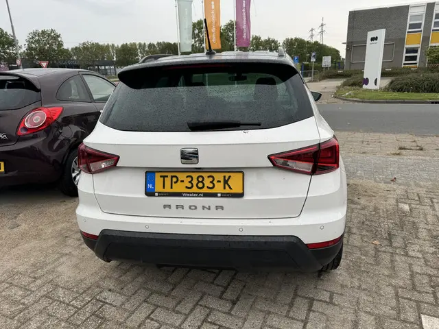 SEAT Arona 1.0 TSI Style Business Intense 2018 Benzine 6