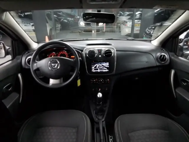 Dacia Logan MCV 0.9 TCe Prestige 2014 Benzine 6