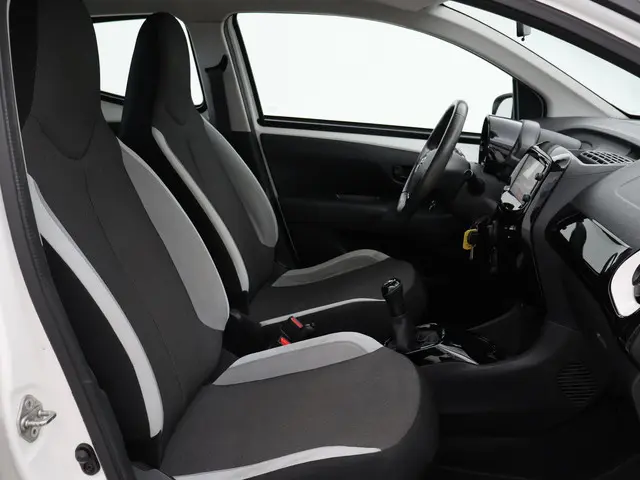 Toyota Aygo 1.0 VVT-i X-PLAY 5-DEURS 2015 Benzine 10
